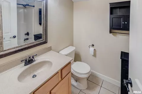 406 N Point Dr, Salem, IL 62881 photo 33