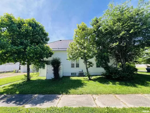 1812 Forest St, Eldorado, IL 62930 photo 3