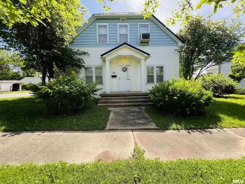 1812 Forest St, Eldorado, IL 62930 photo 2