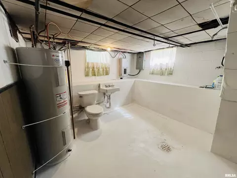 1812 Forest St, Eldorado, IL 62930 photo 27