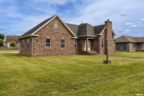 3200 Arabian Ct, Herrin, IL 62948