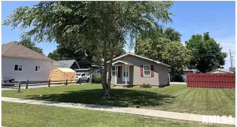 407 Elm St, West Frankfort, IL 62896