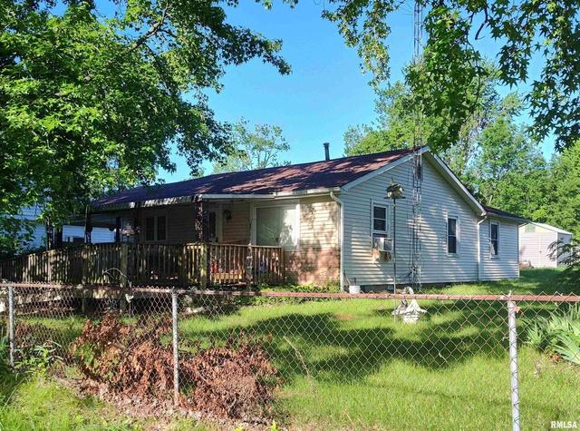 504 N Oak St, Mcleansboro, IL 62859