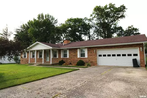 329 Circle Dr, Salem, IL 62881 photo 2