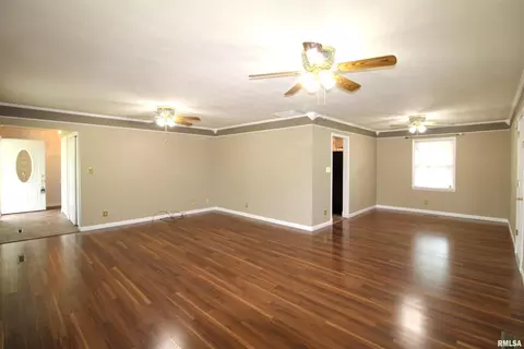329 Circle Dr, Salem, IL 62881 photo 6
