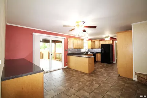 329 Circle Dr, Salem, IL 62881 photo 9