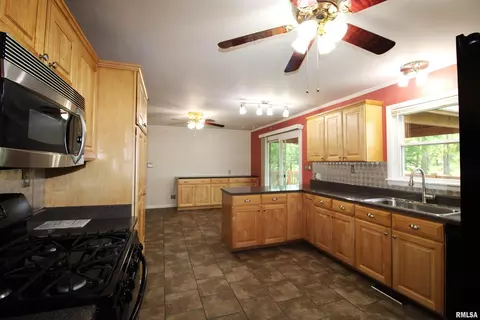329 Circle Dr, Salem, IL 62881 photo 7