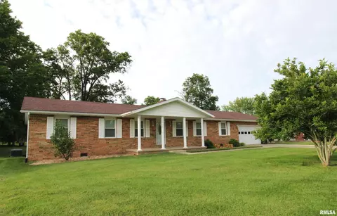 329 Circle Dr, Salem, IL 62881 photo 1