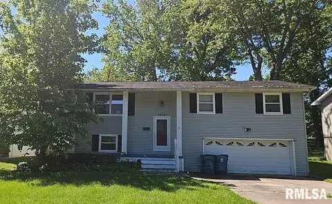 1805 Lambert Ave, Mount Vernon, IL 62864