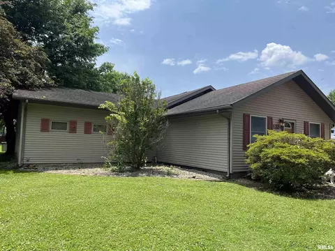 1224 W Harrison Rd, Murphysboro, IL 62966