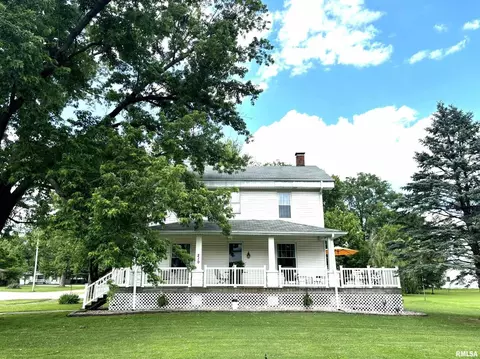 210 W Jefferson Ave, Patoka, IL 62875