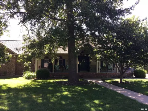 1201 Christine Dr, Carterville, IL 62918