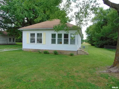 8751 Majestic Rd, Du Quoin, IL 62832