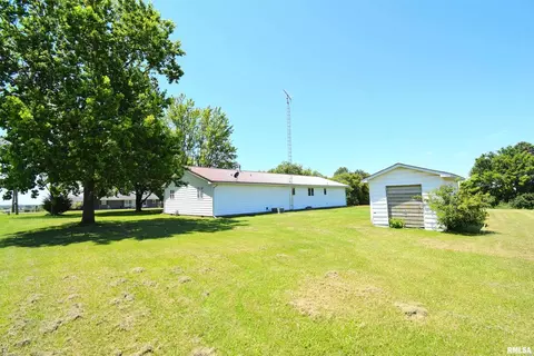604 W North St, Dix, IL 62830 photo 11