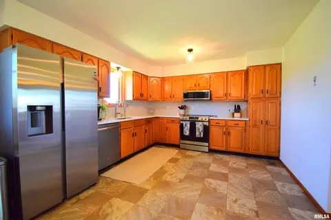 604 W North St, Dix, IL 62830 photo 20