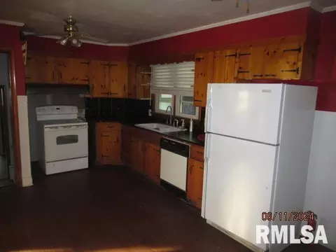 128 Circle Dr, Herrin, IL 62948 photo 5