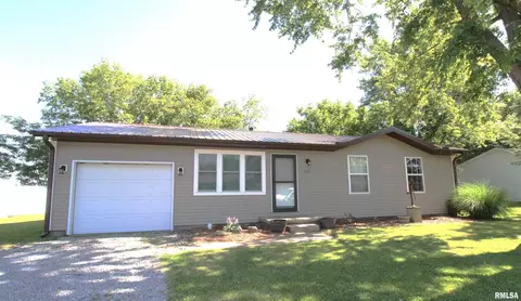 201 Westport Dr, Salem, IL 62881