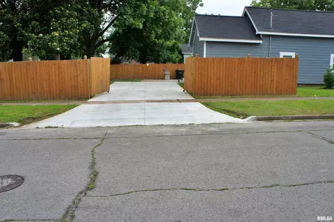 1020 Ferry St, Metropolis, IL 62960 photo 4