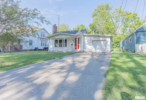 427 N High St, Centralia, IL 62801 photo 3