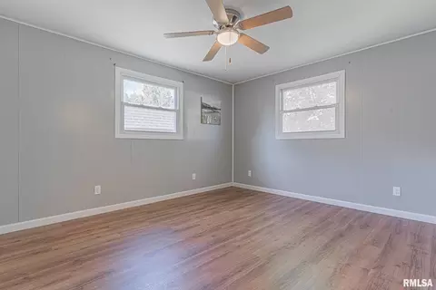 427 N High St, Centralia, IL 62801 photo 11