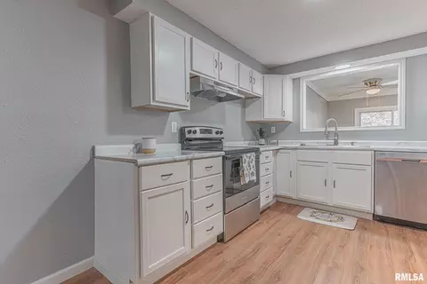 427 N High St, Centralia, IL 62801 photo 13