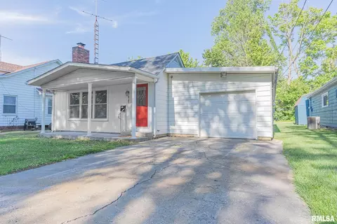 427 N High St, Centralia, IL 62801 photo 2