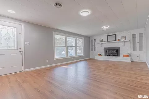 427 N High St, Centralia, IL 62801 photo 7