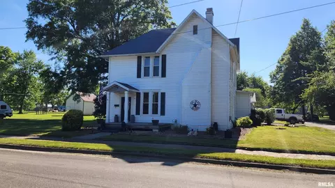 412 N 2nd St, Altamont, IL 62411
