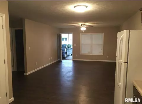 919 E Main St #4, Marion, IL 62959 photo 7