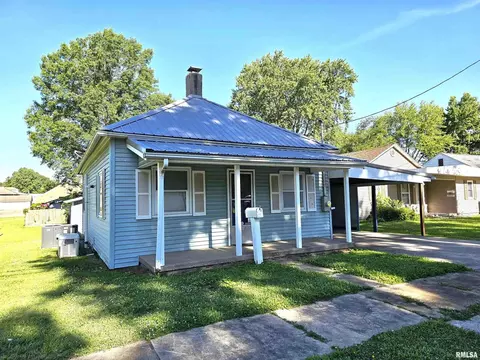1104 Jefferson St, Johnston City, IL 62951