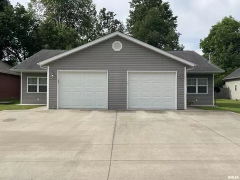 805 W Chestnut St #2, Marion, IL 62959