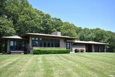 17614 N Langara Ln, Mount Vernon, IL 62864