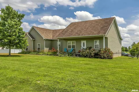 60 Jett Sawyer Ln, De Soto, IL 62924