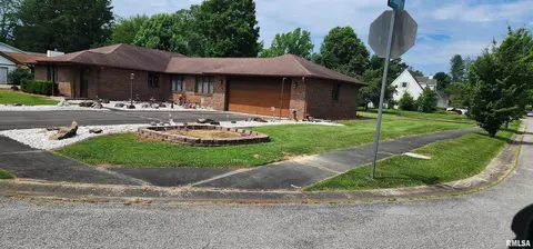 206 S Mark Ct, Carbondale, IL 62901