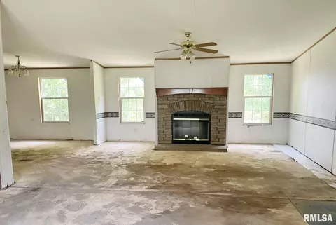 13686 E Bakersville Rd, Mount Vernon, IL 62864 photo 9