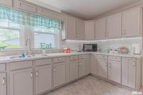 314 E 5th St, Flora, IL 62839 photo 18