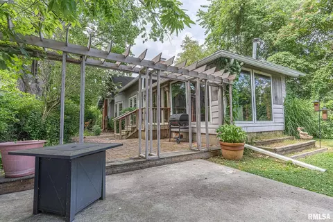 314 E 5th St, Flora, IL 62839 photo 6