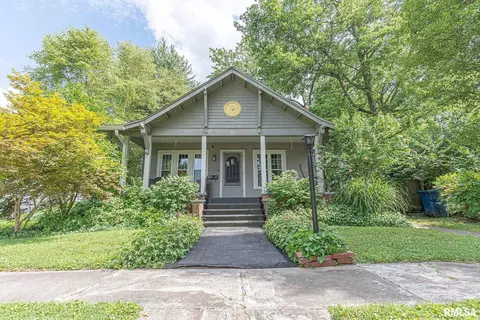 314 E 5th St, Flora, IL 62839 photo 2