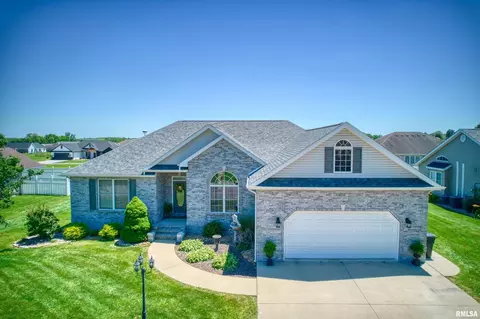 1105 Daybreak Dr, Marion, IL 62959