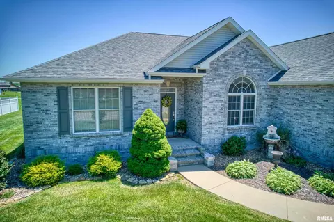 1105 Daybreak Dr, Marion, IL 62959 photo 3