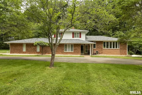 5725 Market Rd, Marion, IL 62959