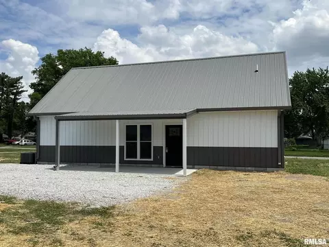 531 N College Ave, Salem, IL 62881