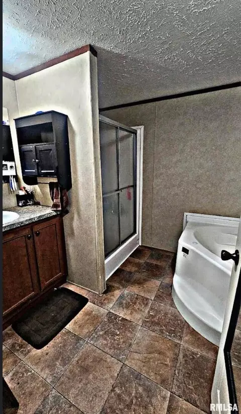 426 Moore St, Benton, IL 62812 photo 14