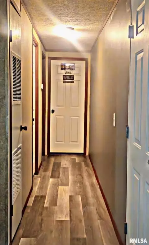 426 Moore St, Benton, IL 62812 photo 8