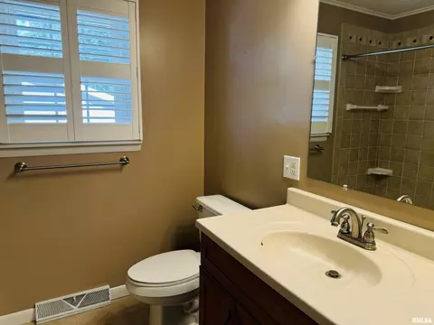206 Plum St, Anna, IL 62906 photo 25