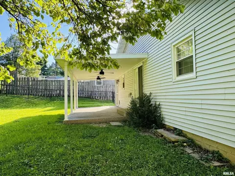 206 Plum St, Anna, IL 62906 photo 4