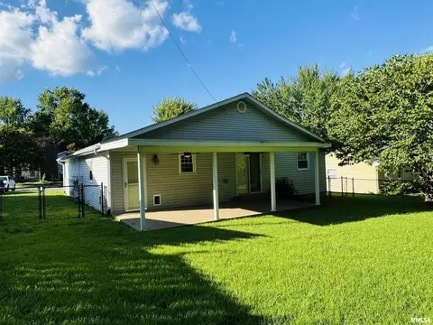 206 Plum St, Anna, IL 62906 photo 5