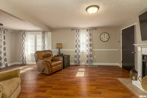 1111 E Main St, Marion, IL 62959 photo 6