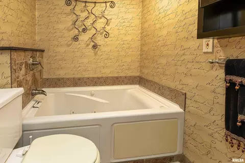 1111 E Main St, Marion, IL 62959 photo 31