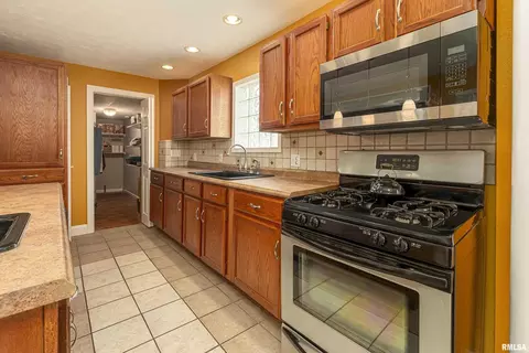1111 E Main St, Marion, IL 62959 photo 14